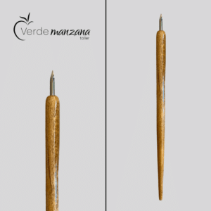 Plumín de madera con plumilla fina Zebra.