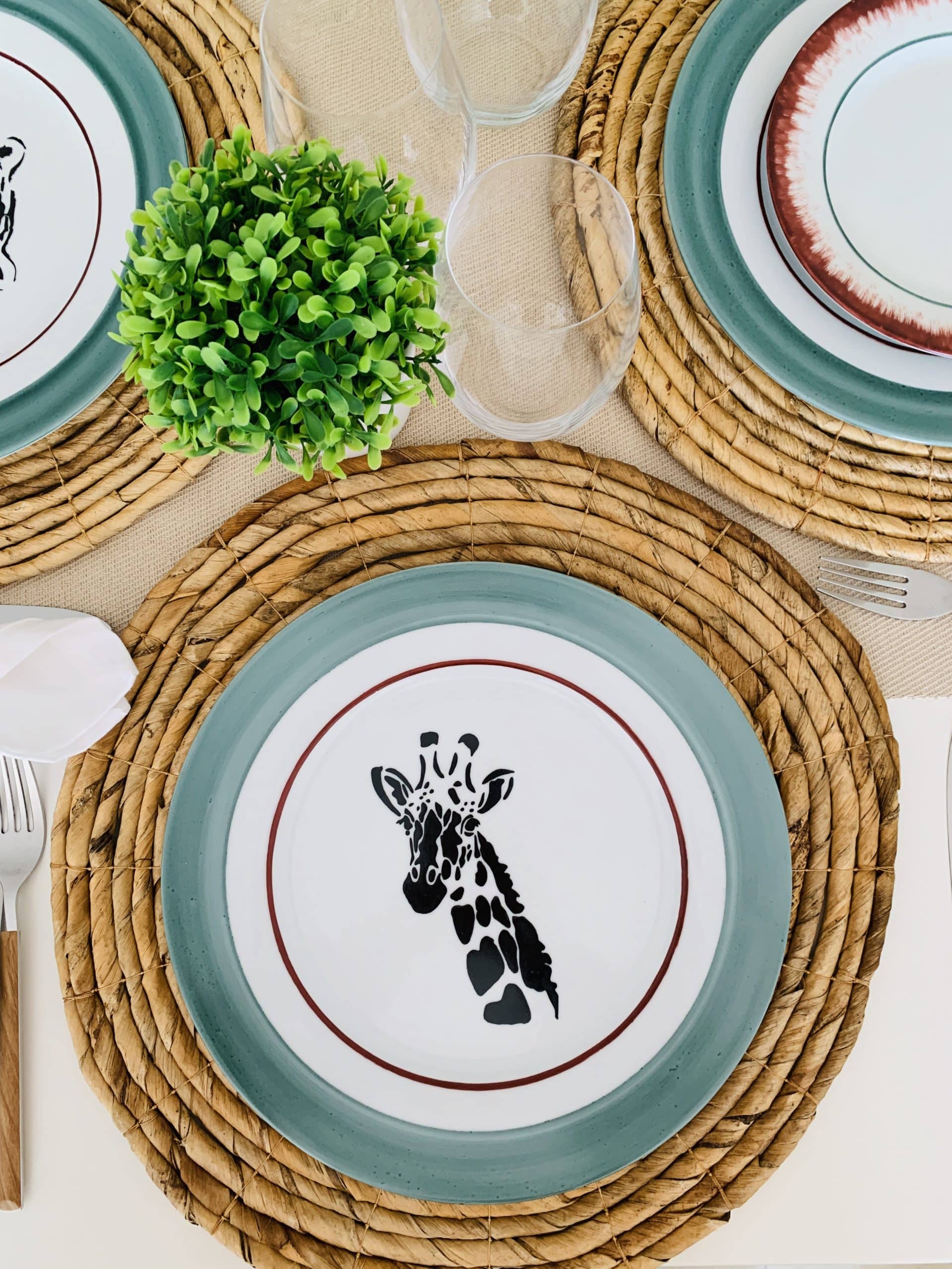 Taller de arte Verde Manzana Vajilla porcelana plato curso Set de 5 platos llanos de porcelana con diseño de animales. Cebra, Jirafa, León, Rinoceronte y Elefante. - Imagen 2
