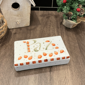 Caja rectangular de porcelana “Paz” mariquitas