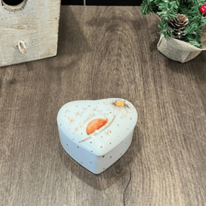 Cajita corazón de porcelana con margarita y mariquita 7x3cm alto EDICIÓN LIMITADA